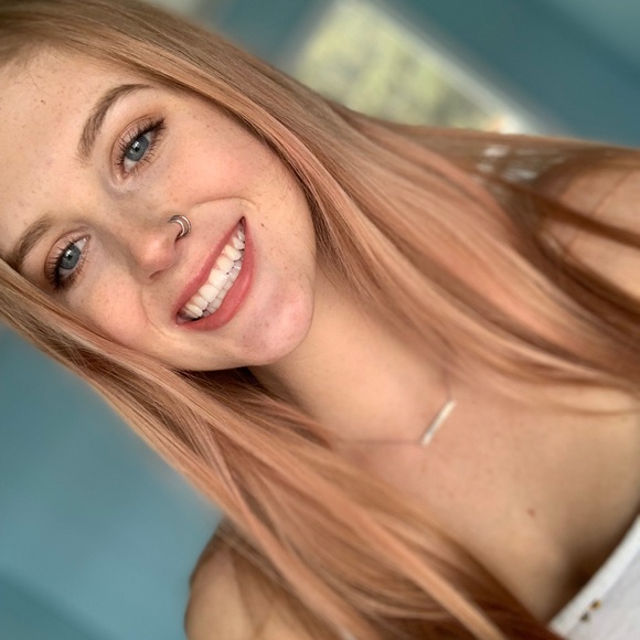 Meet your Posher, Caoimhe - Picture 1 of 1